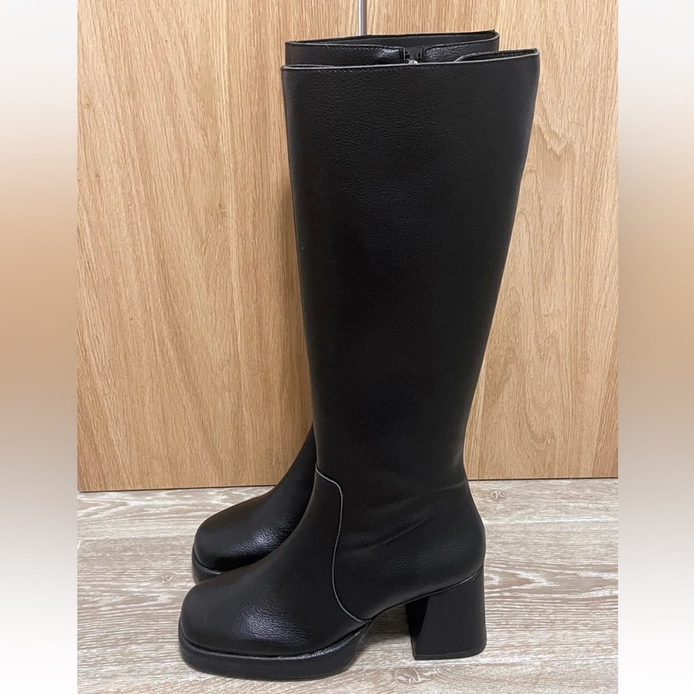 Urban Outfitters Black Vix Knee Boots EU 38/ UK 5 Faux Leather Vegan  BN - Picture 3 of 9